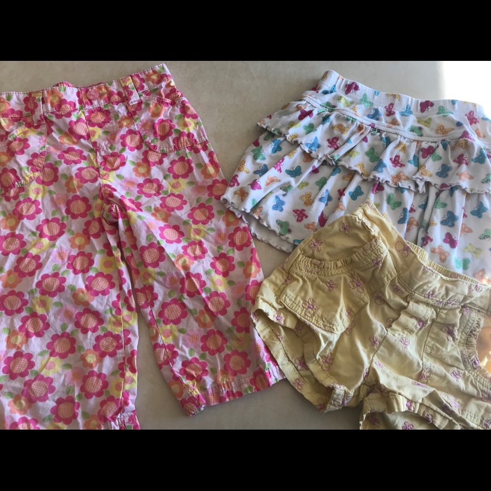Toddler girls bottoms set.
